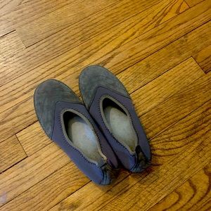 These suede leather shoes are super comfortable!